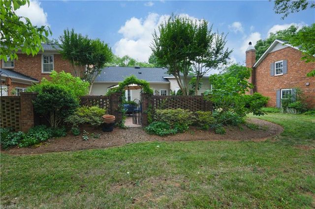 33 Fountain Manor Drive A, Greensboro, NC 27405