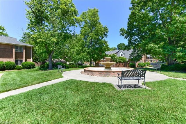 33 Fountain Manor Drive A, Greensboro, NC 27405