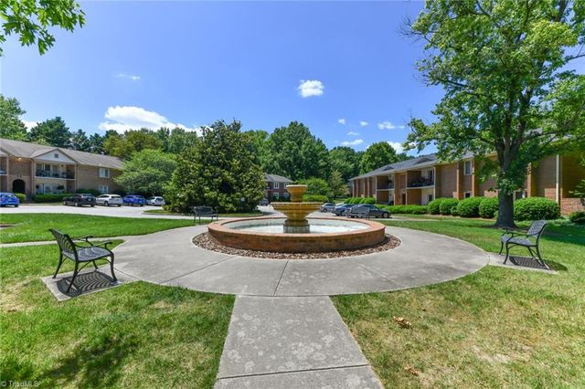 33 Fountain Manor Drive A, Greensboro, NC 27405