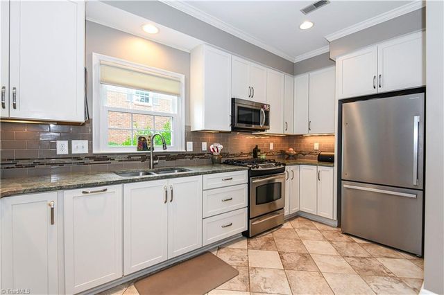 33 Fountain Manor Drive A, Greensboro, NC 27405