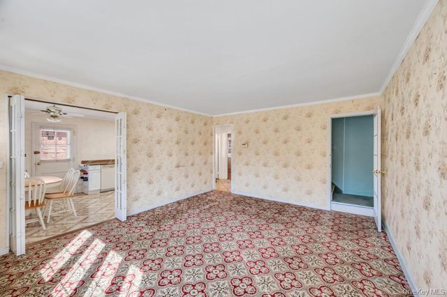 25719 87th Road, Floral Park, NY 11001
