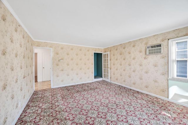 25719 87th Road, Floral Park, NY 11001