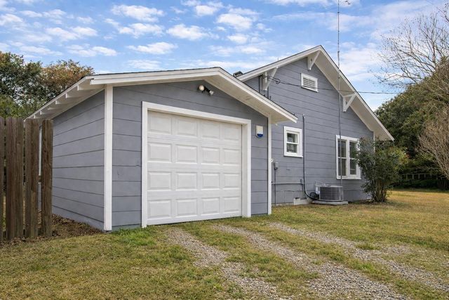 716 Olive Street, Wharton, TX 77488