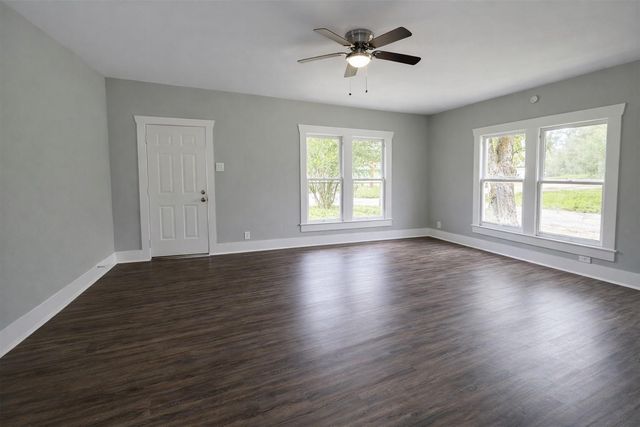 716 Olive Street, Wharton, TX 77488