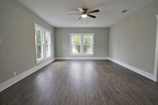 716 Olive Street, Wharton, TX 77488