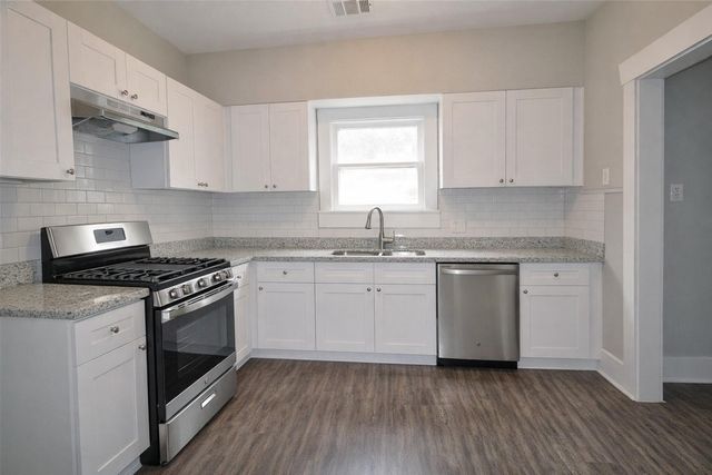 716 Olive Street, Wharton, TX 77488