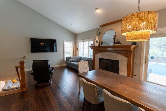 522 E TALLGRASS DRIVE, Appleton, WI 54913