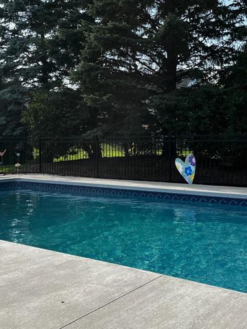 522 E TALLGRASS DRIVE, Appleton, WI 54913
