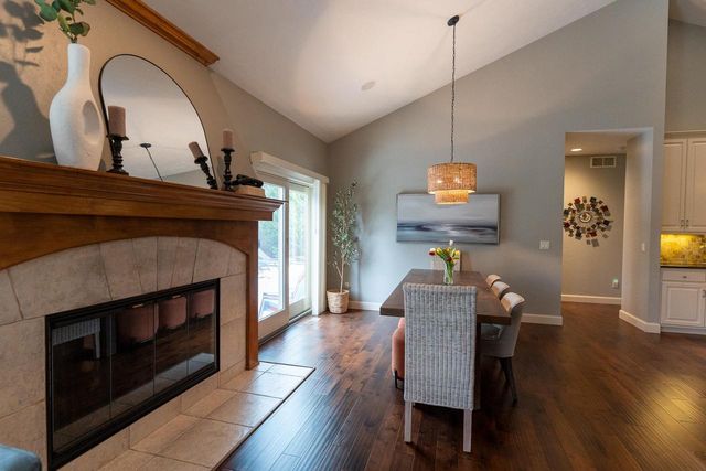522 E TALLGRASS DRIVE, Appleton, WI 54913