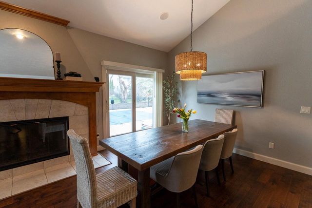 522 E TALLGRASS DRIVE, Appleton, WI 54913