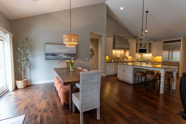 522 E TALLGRASS DRIVE, Appleton, WI 54913