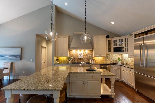 522 E TALLGRASS DRIVE, Appleton, WI 54913