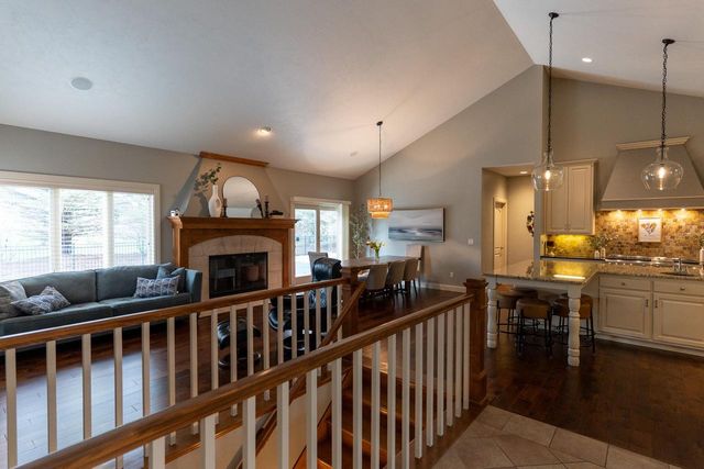 522 E TALLGRASS DRIVE, Appleton, WI 54913