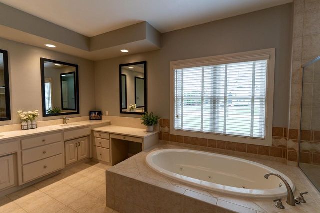 522 E TALLGRASS DRIVE, Appleton, WI 54913