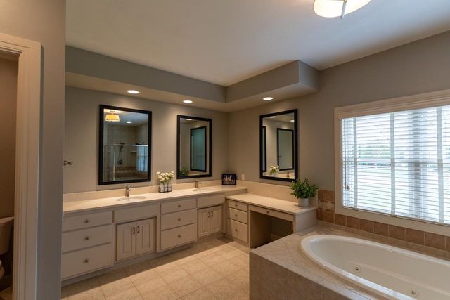 522 E TALLGRASS DRIVE, Appleton, WI 54913