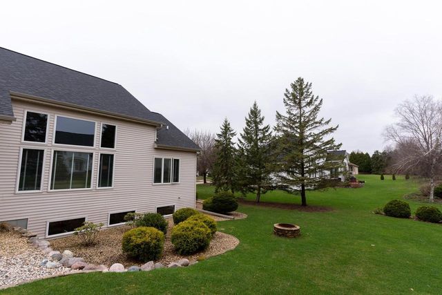 522 E TALLGRASS DRIVE, Appleton, WI 54913
