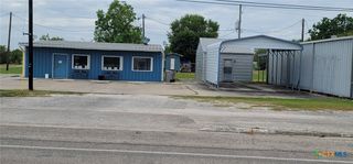 518 W Broadway Avenue, Seadrift, TX 77983