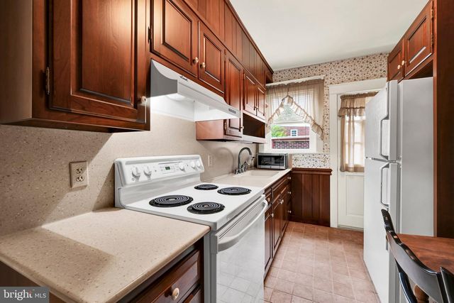 229 S WEST END AVE, Lancaster, PA 17603