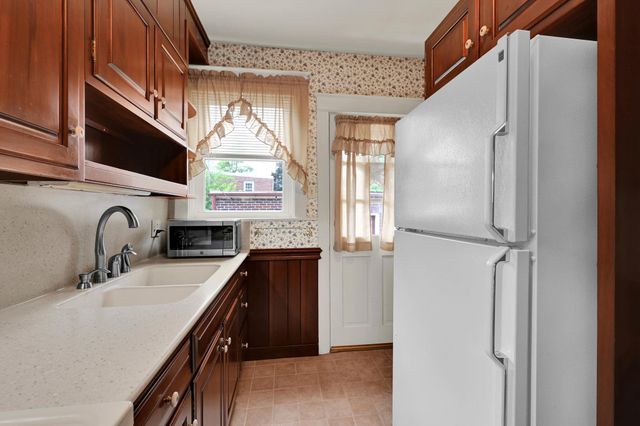 229 S WEST END AVE, Lancaster, PA 17603