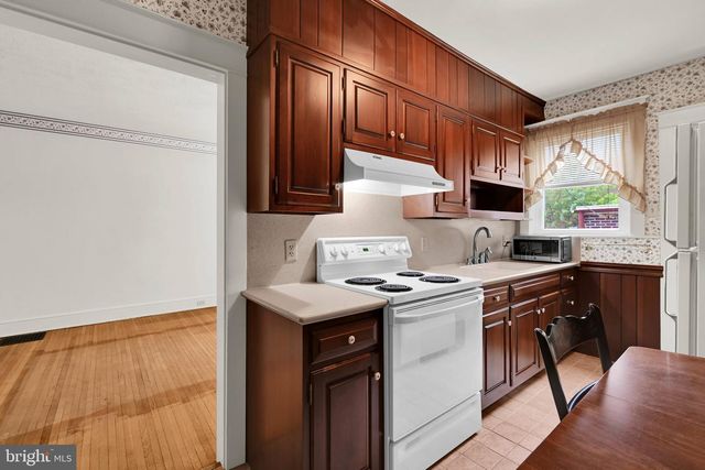 229 S WEST END AVE, Lancaster, PA 17603