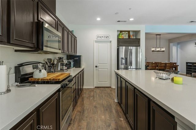 7066 Almandine, Jurupa Valley, CA 92509