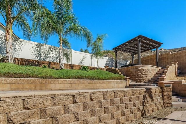7066 Almandine, Jurupa Valley, CA 92509