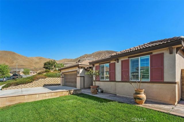 7066 Almandine, Jurupa Valley, CA 92509