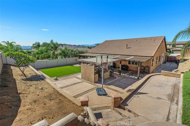 7066 Almandine, Jurupa Valley, CA 92509