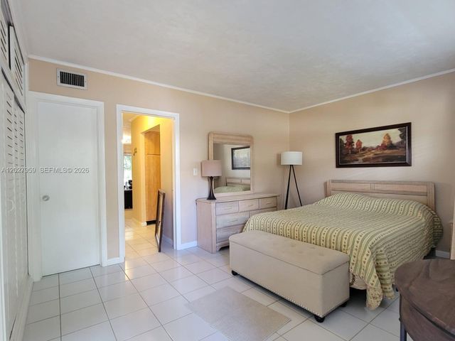 815 Middle River Dr 203, Fort Lauderdale, FL 33304