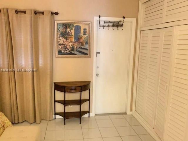 815 Middle River Dr 203, Fort Lauderdale, FL 33304