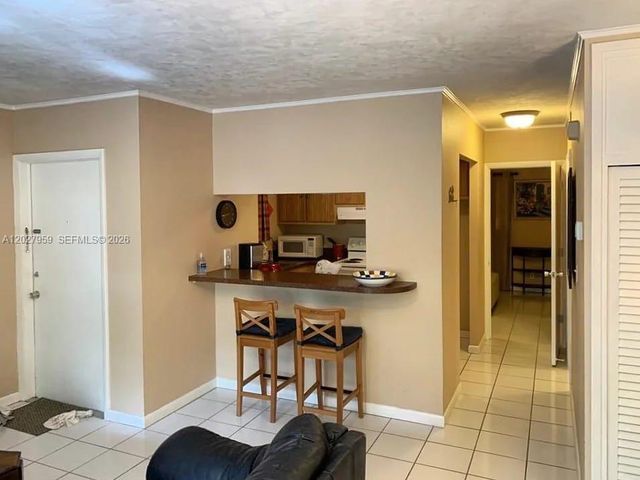 815 Middle River Dr 203, Fort Lauderdale, FL 33304