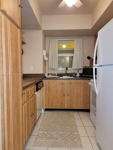 815 Middle River Dr 203, Fort Lauderdale, FL 33304