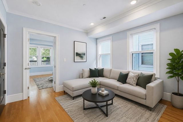 4370 Washington St 2, Boston, MA 02131