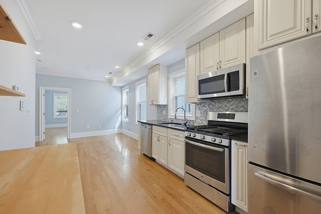 4370 Washington St 2, Boston, MA 02131