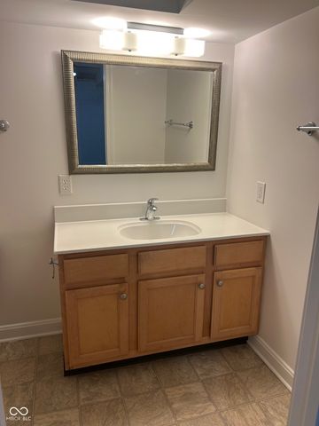 5208 E 9th Street, Indianapolis, IN 46219