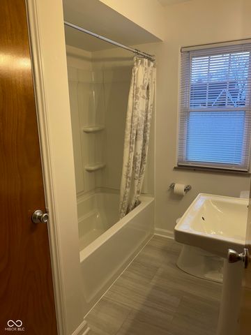 5208 E 9th Street, Indianapolis, IN 46219