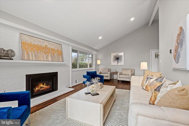 1017 CROTON DR, Alexandria, VA 22308