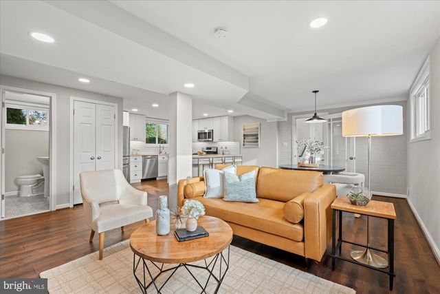 1017 CROTON DR, Alexandria, VA 22308