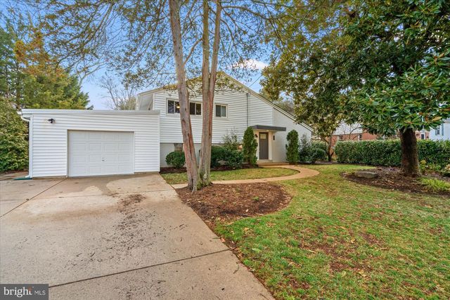 1017 CROTON DR, Alexandria, VA 22308