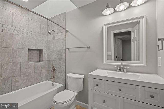 1017 CROTON DR, Alexandria, VA 22308