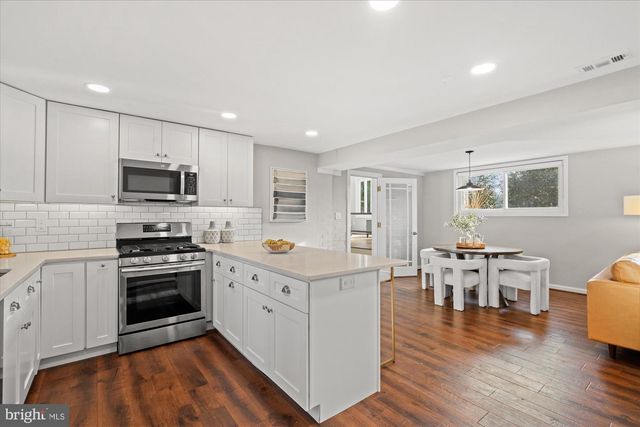 1017 CROTON DR, Alexandria, VA 22308