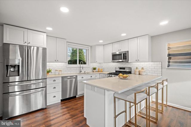 1017 CROTON DR, Alexandria, VA 22308