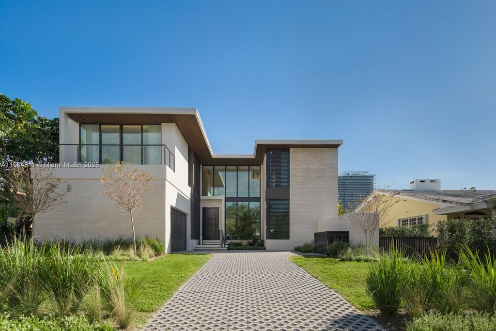 217 Bal Cross Dr, Bal Harbour, FL 33154