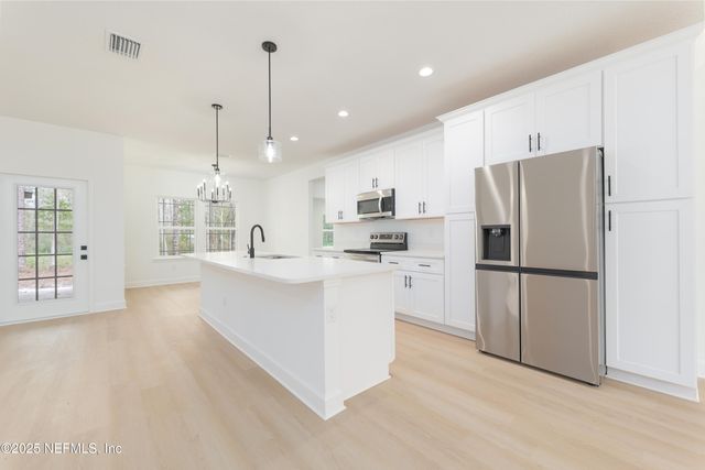 2226 S COCOA Avenue S, Middleburg, FL 32068