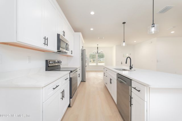 2226 S COCOA Avenue S, Middleburg, FL 32068