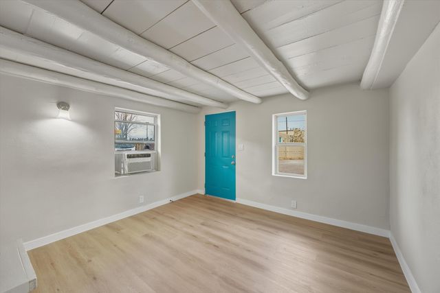 426 Towner Avenue NW, Albuquerque, NM 87102