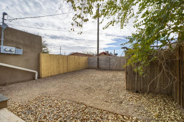 426 Towner Avenue NW, Albuquerque, NM 87102