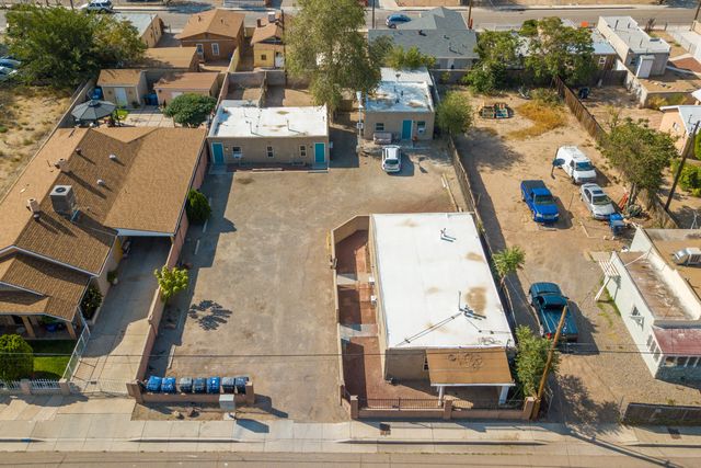 426 Towner Avenue NW, Albuquerque, NM 87102