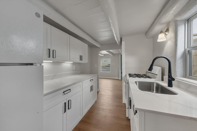 426 Towner Avenue NW, Albuquerque, NM 87102