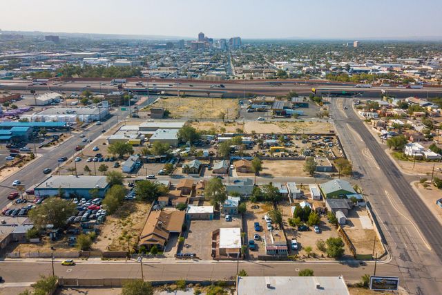 426 Towner Avenue NW, Albuquerque, NM 87102